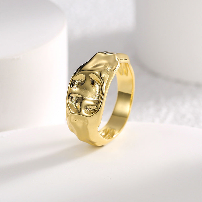 Geometrically irregular concave ring
