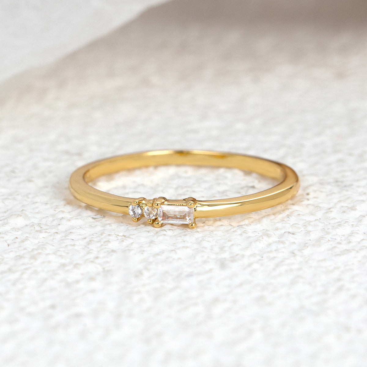 Diamond-encrusted 18k Gold with A Tail Ring