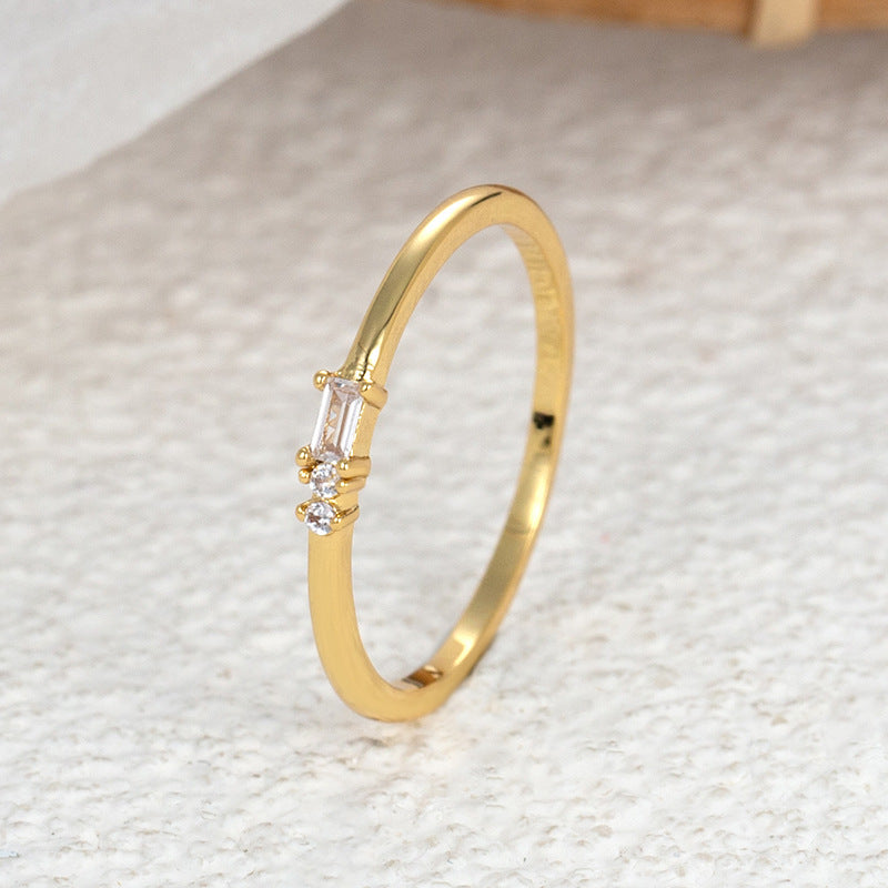 Diamond-encrusted 18k Gold with A Tail Ring