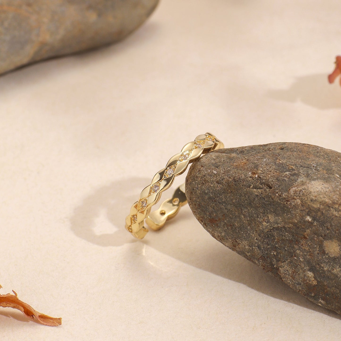Diamond inlaid diamond ring with diamond pattern